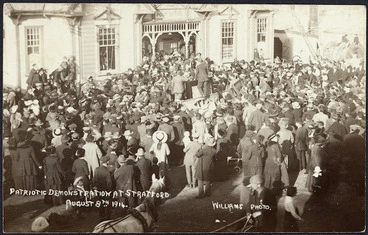Image: Crowd at a patriotic demonstation, Stratford, Taranaki Region, New Zealand