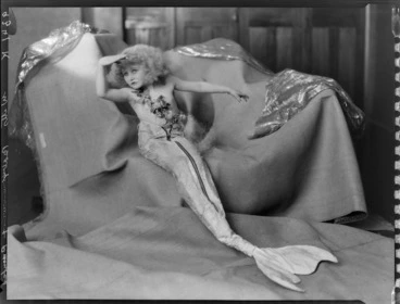 Image: Esme Bebe Wilts [later Miss Bebe de Roland?] in mermaid costume