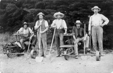 Image: Railway employees, Upper Hutt