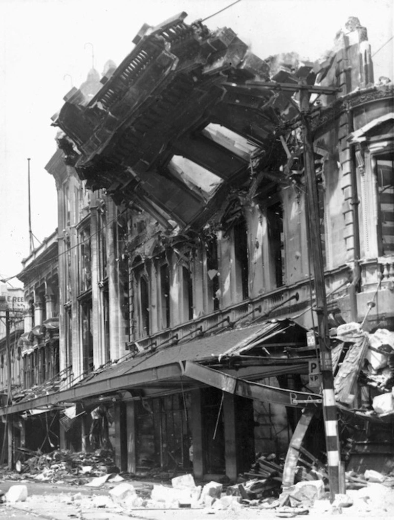 Image: Weigel, William George, 1890-1980: Wall of Ballantyne's department store being demolished after the 1947 fire