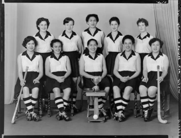 Image: Wellington Post Office, hockey team, senior B, with trophy
