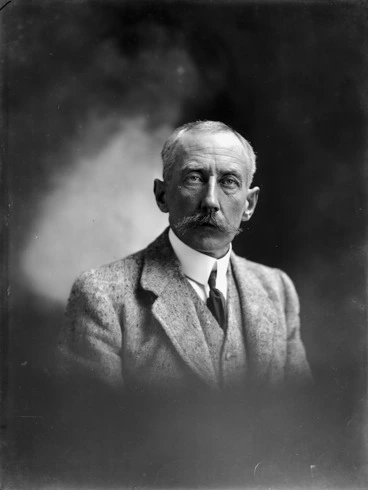 Image: Head and shoulders portrait of Roald Amundsen