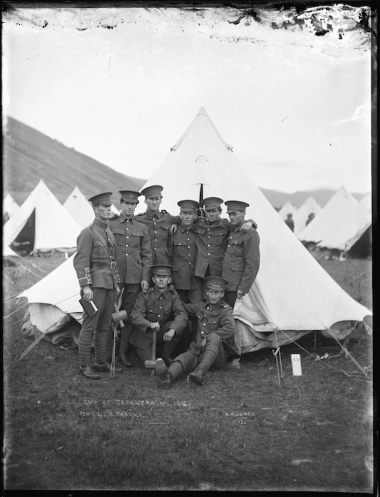 Image: New Zealand soldiers at a military camp in Tapawera