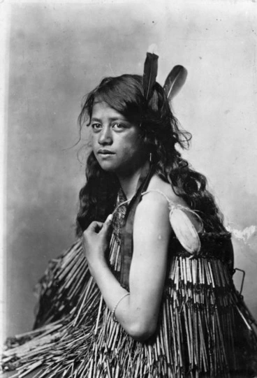 Image: Unidentified young Maori woman