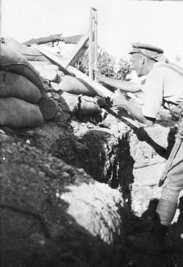 Image: Periscope rifle in front line trench, Gallipoli
