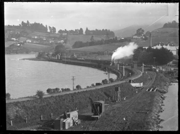 Image: View across Sawyer's Bay, Otago Harbour, to Roseneath