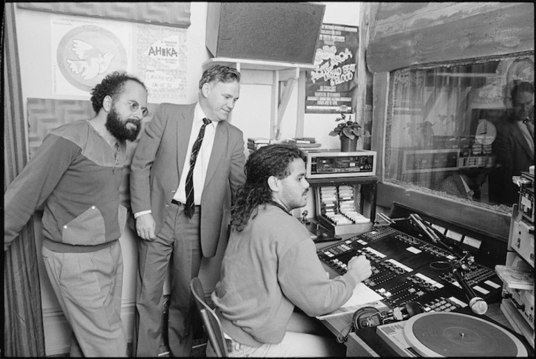 Image: MP Richard Prebble visits Te Upoko o Te Ika - Photograph taken by John Nicholson