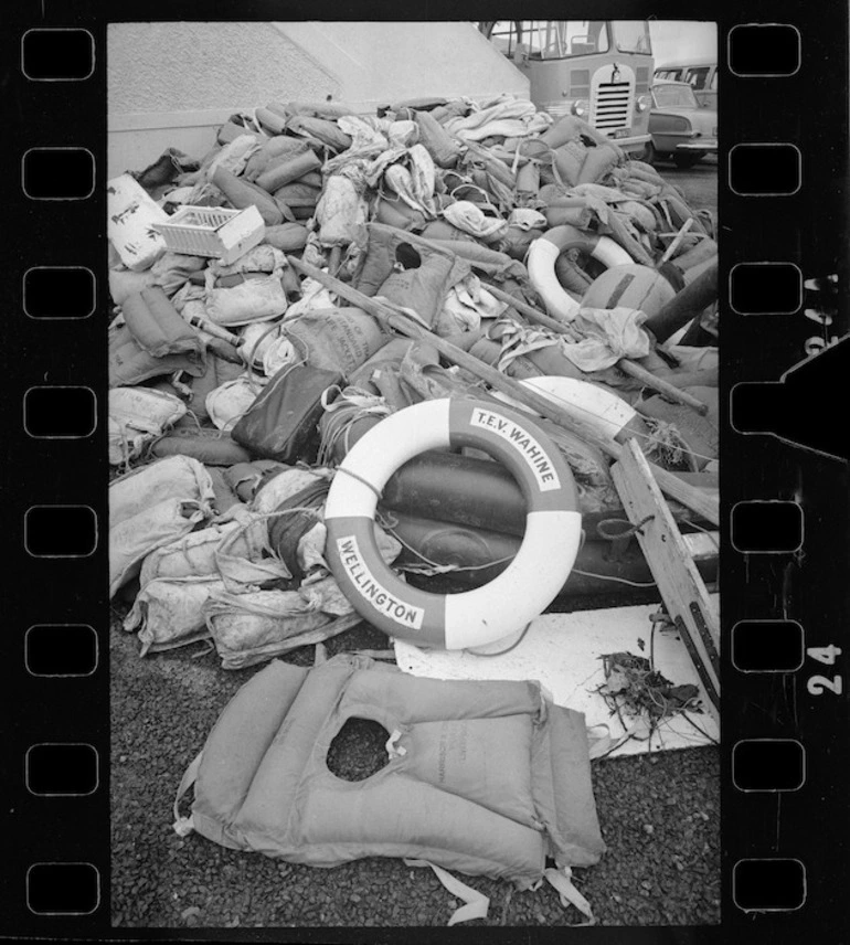 Image: Life raft and wreckage of ship Wahine on Eastbourne beach