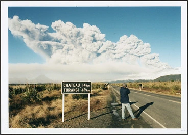 Image: Eruption of Mount Ruapehu - Photograph taken by Phil Reid