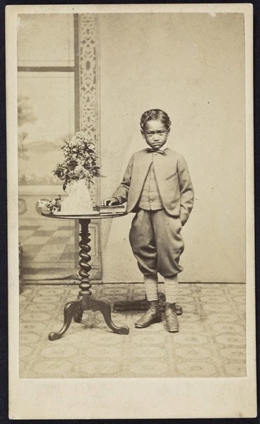 Image: Portrait of Ngatau Omahuru also known as William Fox
