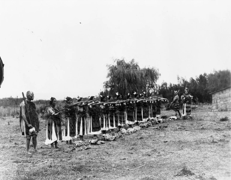 Image: Poi dancers at Kaiwhaiki, Wanganui River