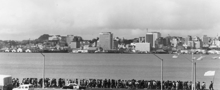 Image: Maori Land March approaching Wellington along the motorway