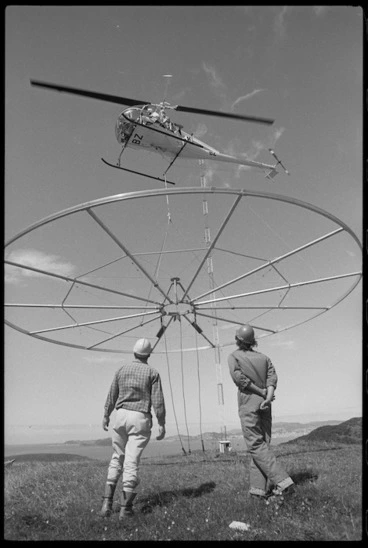 Image: A new aerial for Radio Windy, Wellington