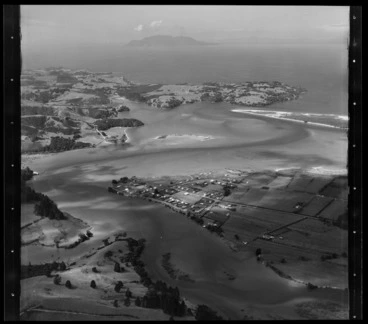 Image: Whangateau Harbour, Little Omaha Bay, Horseshoe Island, and Whangateau, Rodney District, Auckland Region