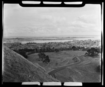 Image: One Tree Hill, Manukau Harbour, Auckland City