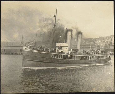 Image: Creator unknown : The ferry Duchess, Wellington Harbour