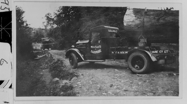 Image: Odlins logging truck, Te Marua, Upper Hutt