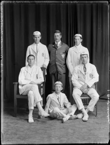 Image: Group portrait of the rowing club at Christ's College, Christchurch