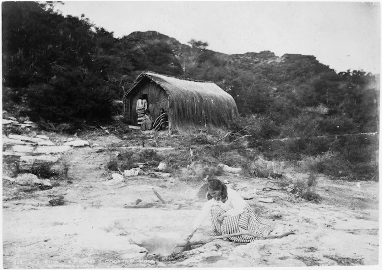 Image: Guide Sophia Hinerangi cooking at Te Tekapo Flat, Rotomahana, Rotorua district