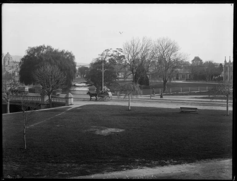 Image: Horse-drawn wagon, Victoria Square, Christchurch