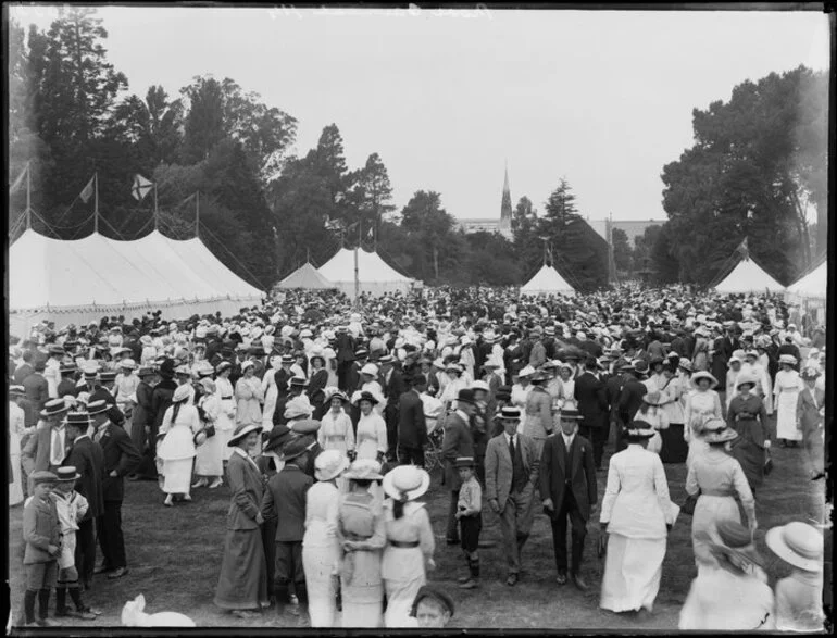 Image: Rose show in Hagley Park, Christchurch