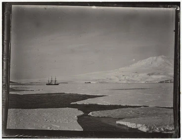 Image: Mt Erebus, and the ship Discovery, Antarctica