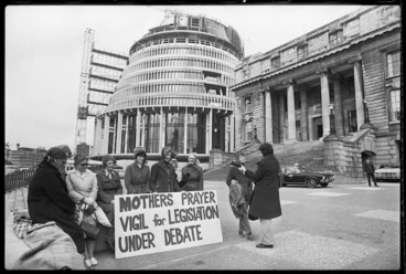 Image: Mothers protest against abortion legislation