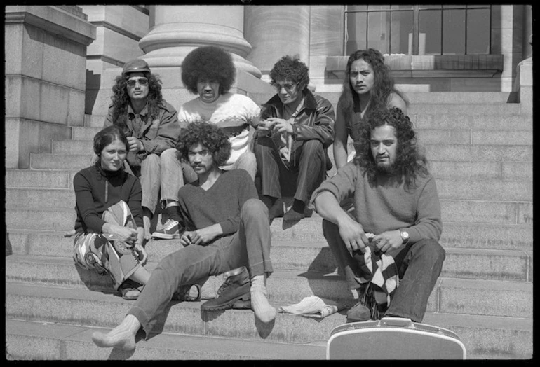 Image: Group of young Maori on steps of Parliament