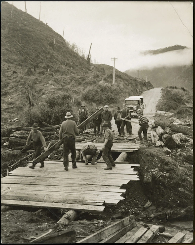 Image: Temporary bridge destroyed by the Murchison earthquake - Photograph taken by Frederick Nelson Jones