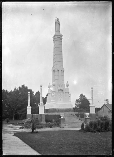 Image: War memorial at Gore, 1926