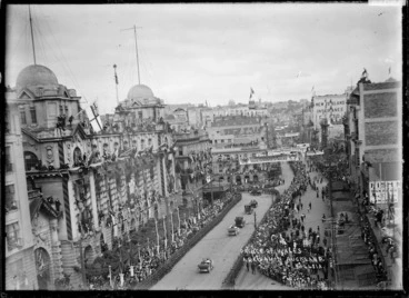 Image: Queen Street, Auckland, during arrival of the Prince of Wales