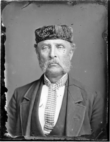 Image: Unidentified man wearing a smoking hat