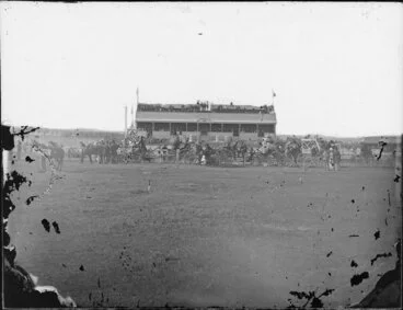 Image: Race course at Wanganui, with grandstand and carriages