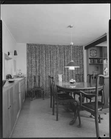 Image: Ellis house, 5 Glentui Grove, Khandallah, dining room