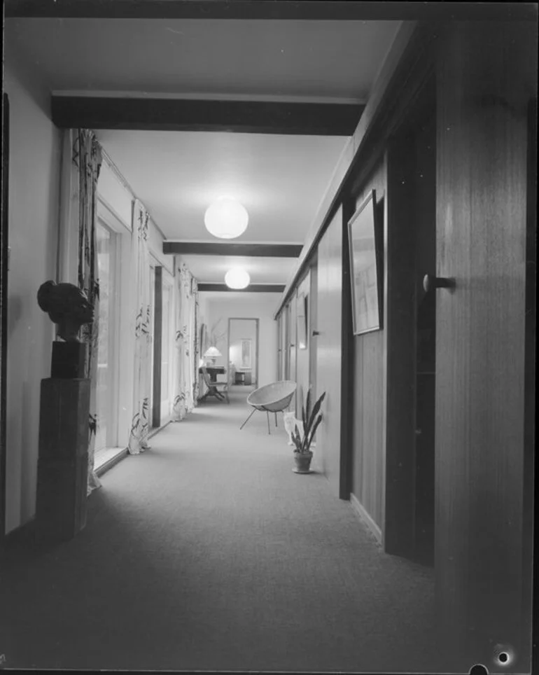 Image: Ellis house, 5 Glentui Grove, Khandallah, hallway