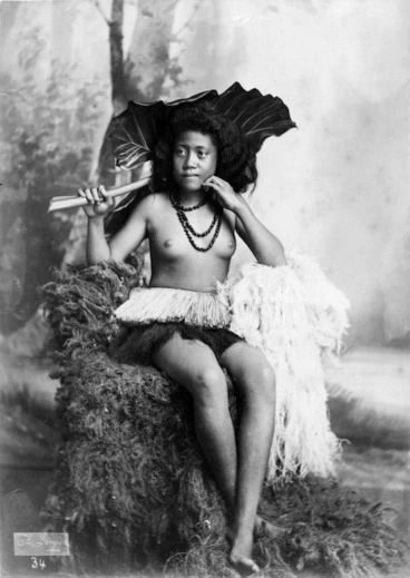 Image: Andrew, Thomas, 1855-1939 :Young Samoan woman
