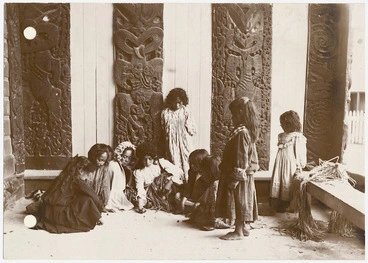 Image: Children playing inside the Tamatekapua meeting house at Ohinemutu