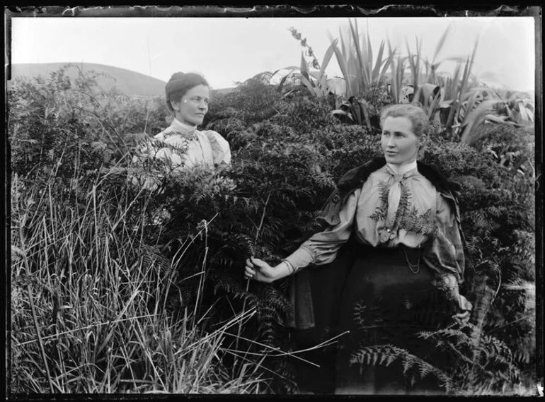 Image: Robina Nicol and unidentified woman