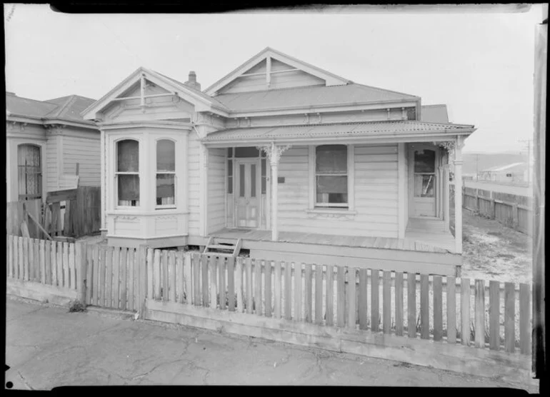 Image: Villa, Sydney St., Petone