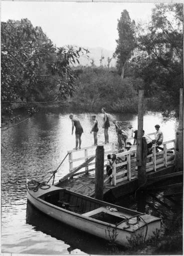 Image: Photograph of first Mangatoi School picnic, on Mokau River