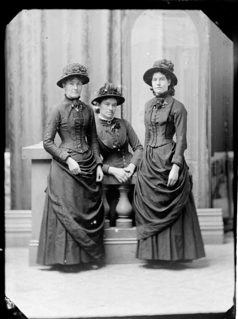 Image: Three unidentified women