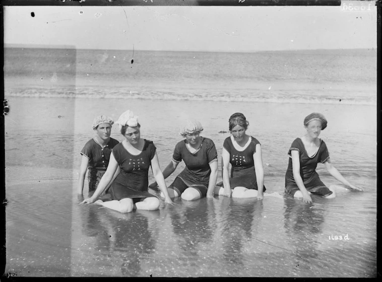 Image: Bathing in the sea