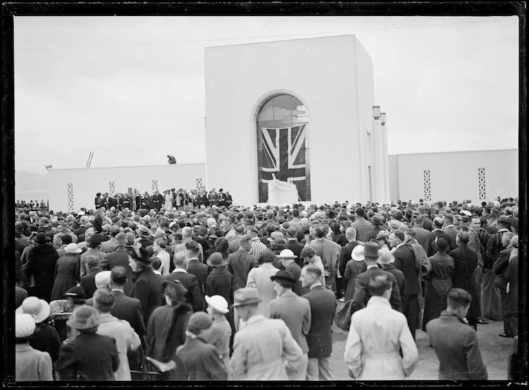 Image: Opening of the Wellington Provincial Centennial Memorial, Petone