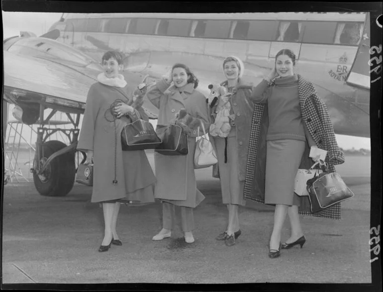 Image: Italian female models arrive at Paraparaumu