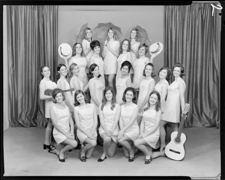 Image: Group portrait of the Henry Rudolph singers