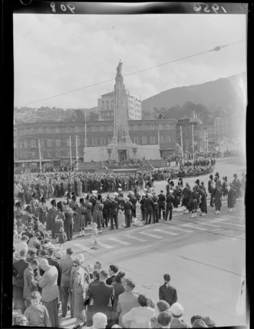 Image: Anzac Day ceremony at the Cenotaph, Wellington