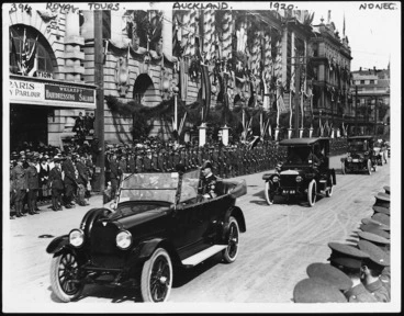 Image: Creator unknown : Photograph of a parade in Auckland to mark the visit of the Prince of Wales