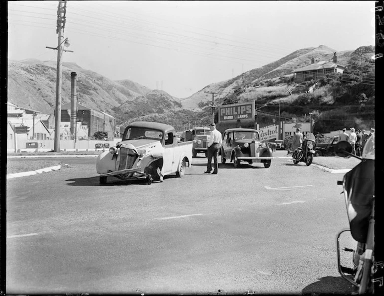 Image: Truck and car accident, Ngauranga, Wellington