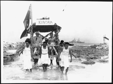 Image: Lord and Lady Cobham arriving at Atafu Island, Tokelau