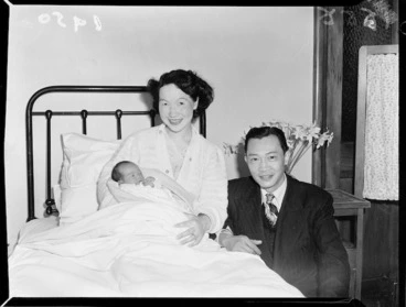 Image: Baby with parents at Alexandra Home, Wellington